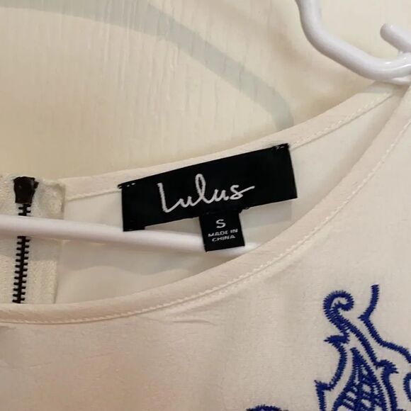 Lulus Adorable embroidered dress S - Picture 2 of 3